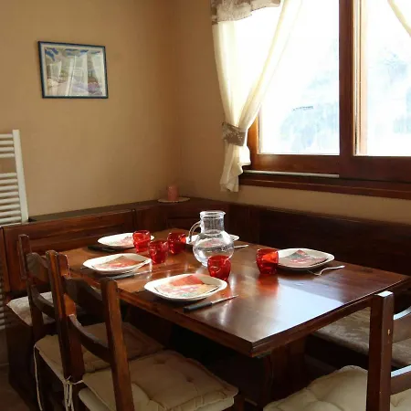 A Montgenevre, 5 Couchages, Balcon Sud, Parking, Animaux Admis, Proche Des Pistes - Fr-1-330d-121
